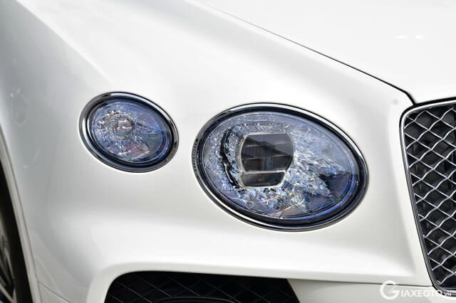 Bentley-Bentayga-2021-den-pha
