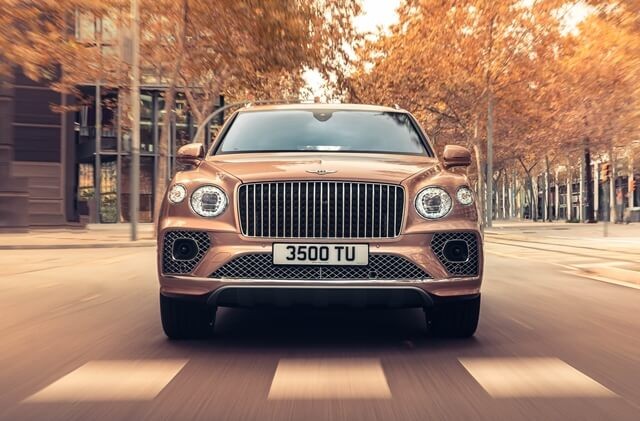 Bentley-Bentayga-EWB-phan-dau-xe