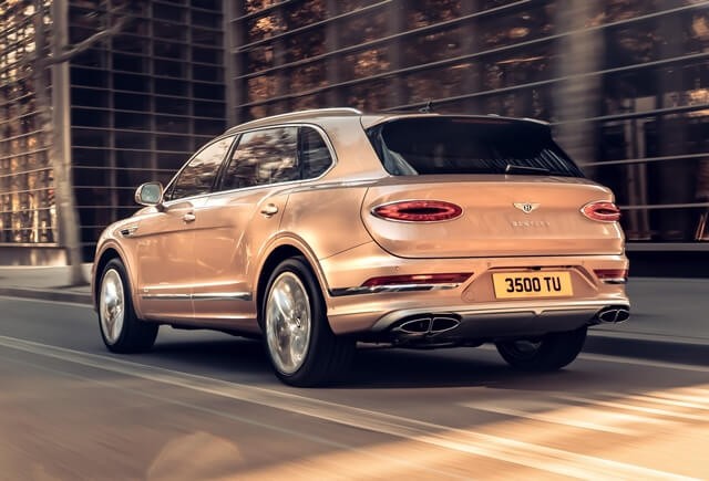 Bentley-Bentayga-EWB-phan-duoi-xe