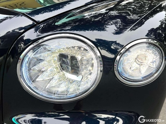 Bentley-Flying-Spur-2021-den-xe