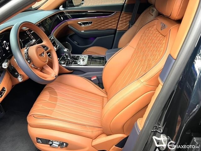 Bentley-Flying-Spur-2021-ghe-ngoi