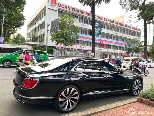 Bentley-Flying-Spur-2021-than-xe