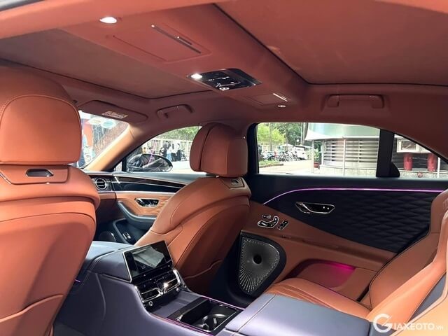 Bentley-Flying-Spur-2021-tran-xe