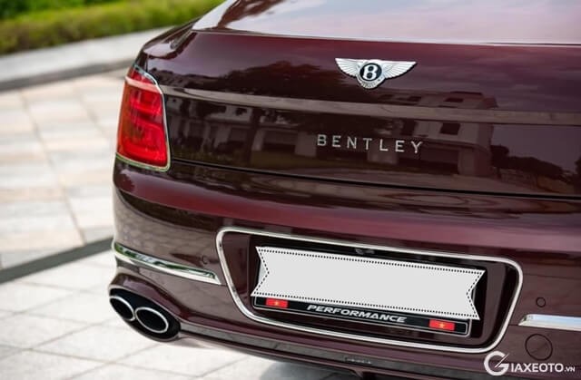 Bentley-Flying-Spur-First-Edition-can-sau