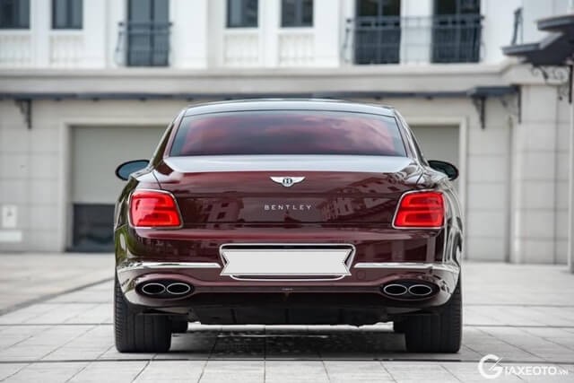 Bentley-Flying-Spur-First-Edition-duoi-x