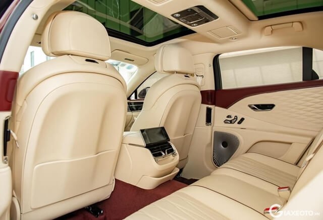 Bentley-Flying-Spur-First-Edition-khong-gian-khoang-hanh-khach