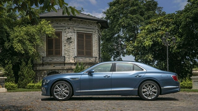 Bentley-Flying-Spur-Hybrid-phan-than-xe
