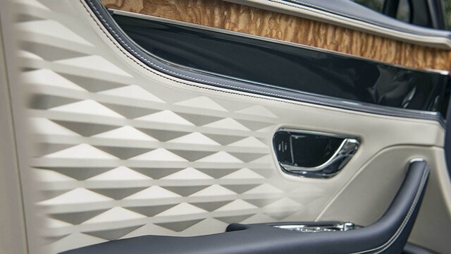 Bentley-Flying-Spur-Hybrid-tap-pi