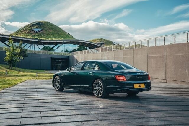 Bentley-flying-spur-hybrid-2022-hong-xe