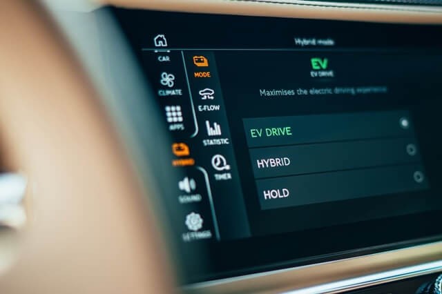 Bentley-flying-spur-hybrid-2022-man-hinh-ky-thuat-so