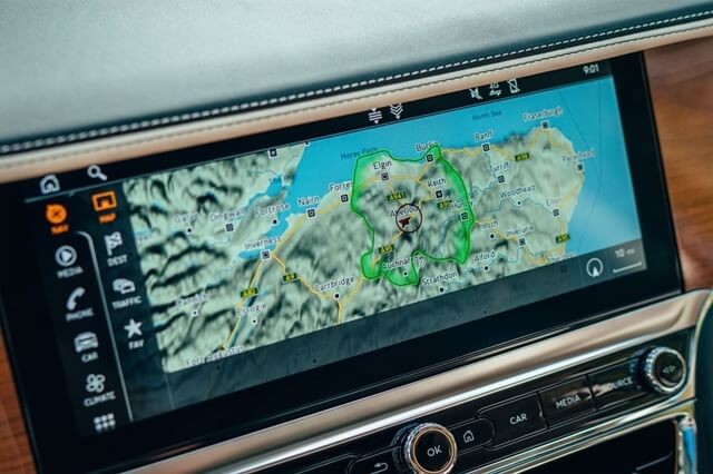 Bentley-flying-spur-hybrid-2022-man-hinh-thong-tin-giai-tri