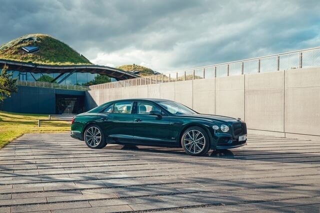 Bentley-flying-spur-hybrid-2022-than-xe