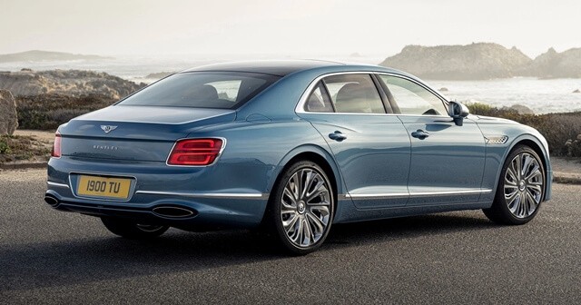 Bentley-flying-spur-mulliner-hong-va-duoi-xe