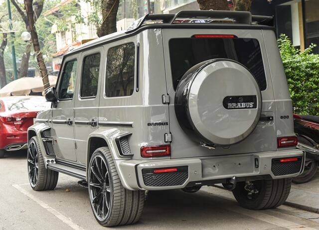 Brabus-800-Widestar-hong-va-duoi-xe