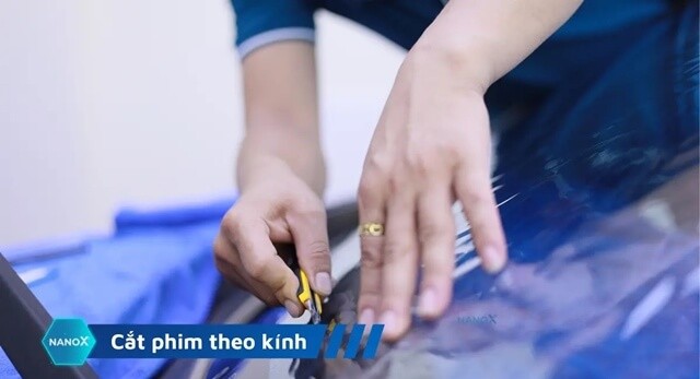 Cac-buoc-dan-phim-cach-nhiet-oto-buoc-3