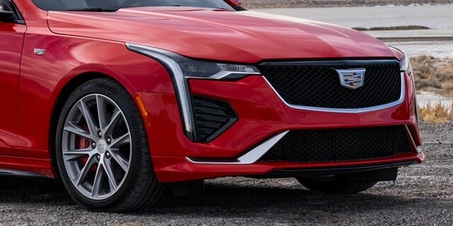 Cadillac-CT4-2021-can-canh-dau-xe