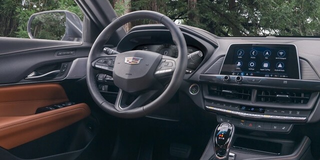 Cadillac-CT4-2021-vo-lang