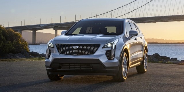 Cadillac-XT4-dau-xe
