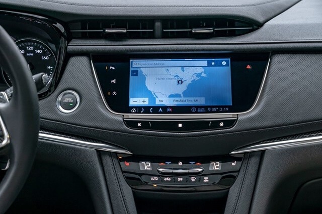 Cadillac-XT5-man-hinh-thong-tin-giai-tri