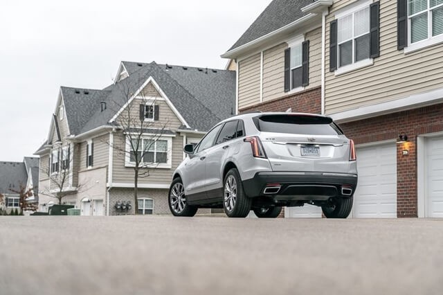 Cadillac-XT5-phan-duoi-xe