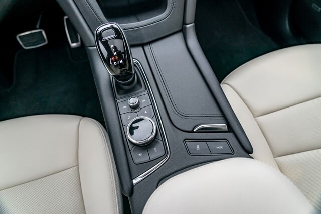 Cadillac-XT5-trung-tam-dieu-khien