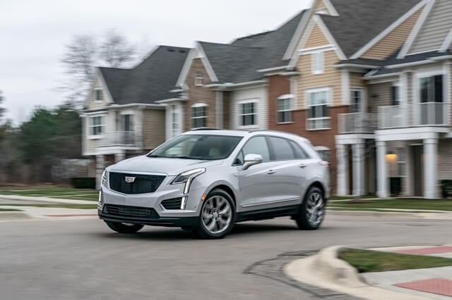 Cadillac-XT5-van-hanh