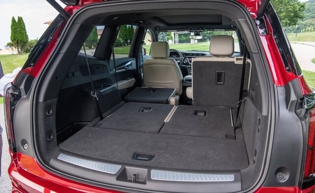 Cadillac-XT6-khoang-hanh-ly.