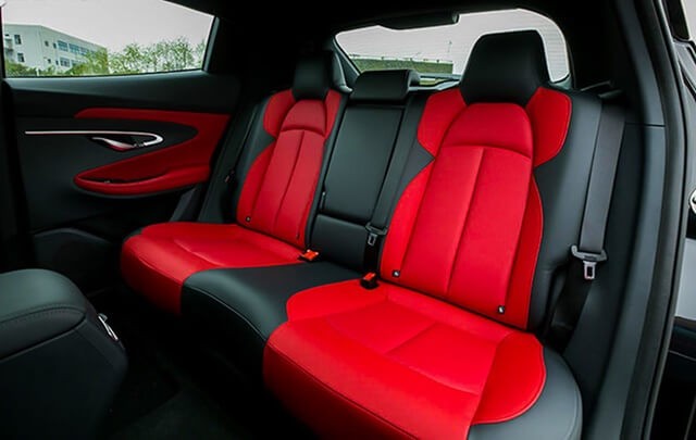 Changan-Uni-T-khoang-hanh-khach