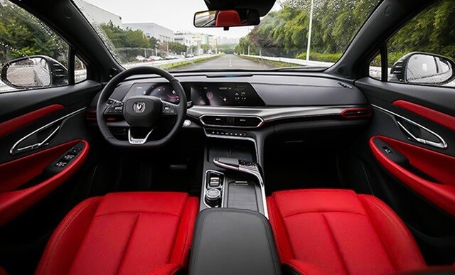 Changan-Uni-T-khoang-lai