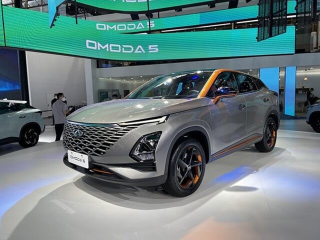 Chery-Omoda-5-suon-xe
