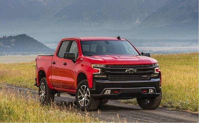 Chevrolet-Silverado-gia-bao-nhieu