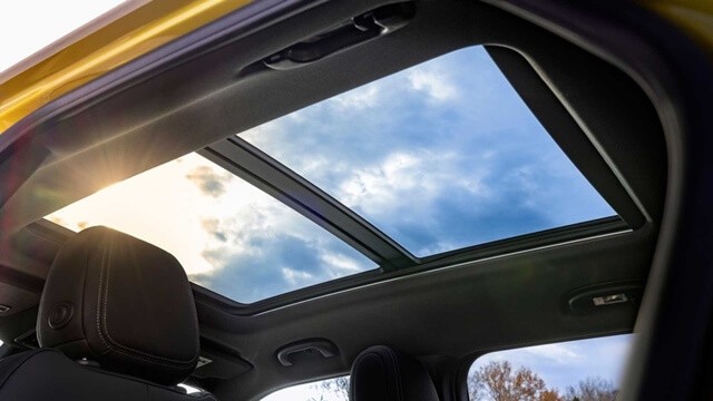 Chevrolet-Trailblazer-cua-so-troi