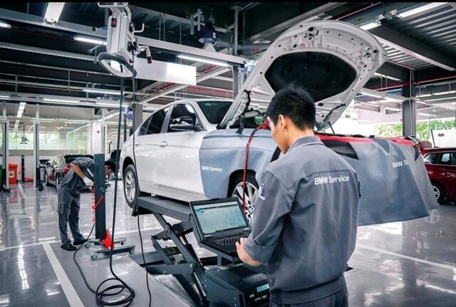 Dai-ly-BMW-Le-Duan-ky-thuat-vien