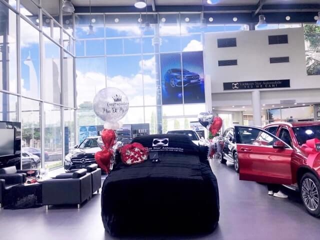Dai-ly-Mercedes-Long-Bien-showroom-trung-bay-xe