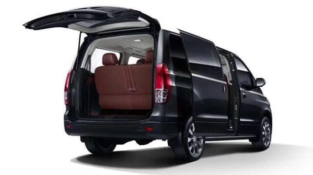 Dongfeng-CM7-khoang-hanh-ly