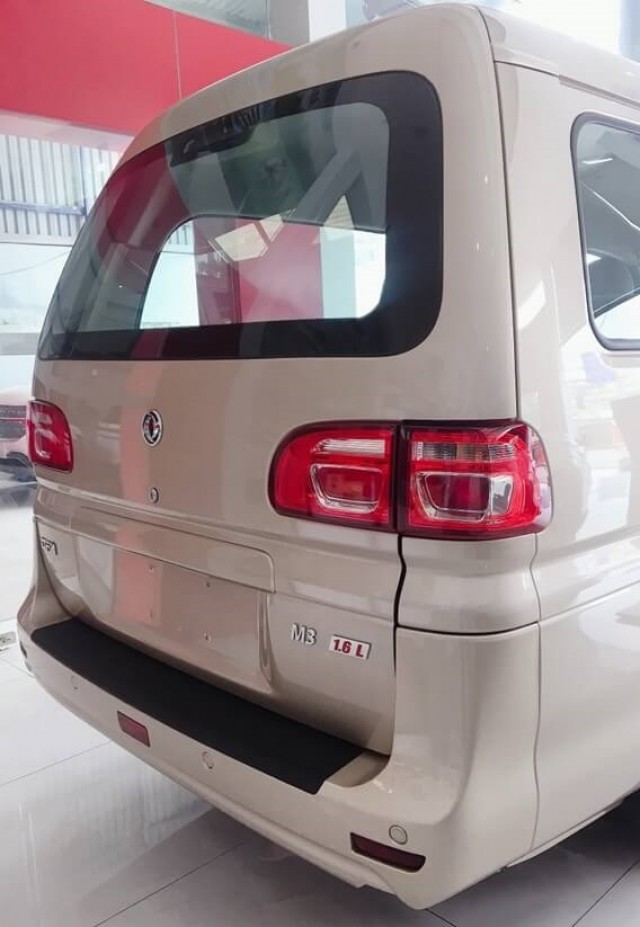 Dongfeng-M3-duoi-xe