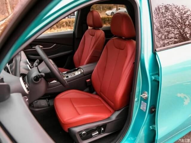 Dongfeng-T5-EVO-khong-gian-khoang-lai