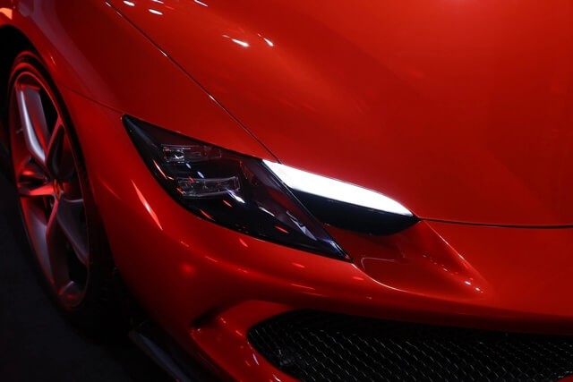 Ferrari-296-GTB-den-pha