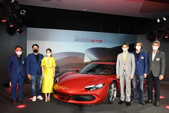 Ferrari-296-GTB-gia-xe