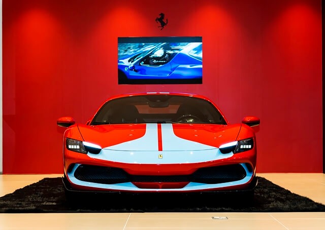 Ferrari-296-GTS-dau-xe