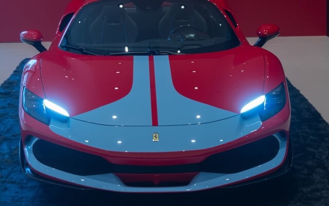 Ferrari-296-GTS-mui-xe