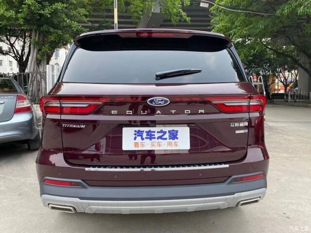 Ford-Equator-duoi-xe