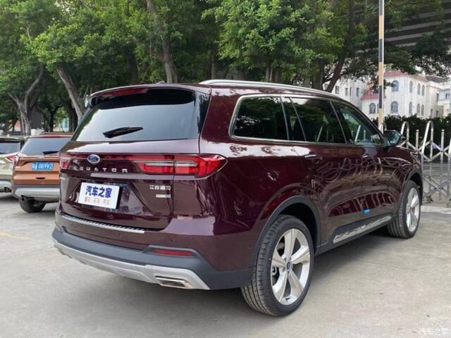 Ford-Equator-hong-xe