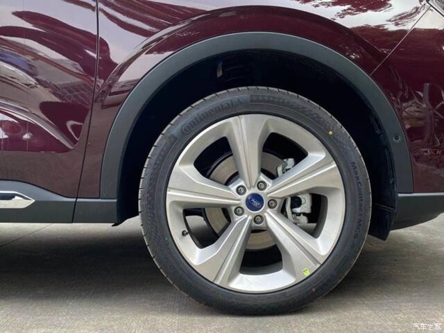 Ford-Equator-la-zang