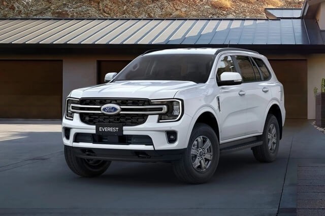 Ford-Everest-2023-gia-xe