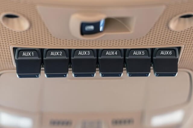 Ford-F-Series-Super-Duty-nut-dieu-chinh