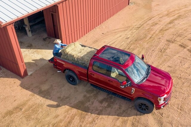 Ford-F-Series-Super-Duty-tu-tren-xuong