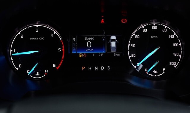 Ford-Ranger-FX4-Max-dong-ho-ky-thuat-so