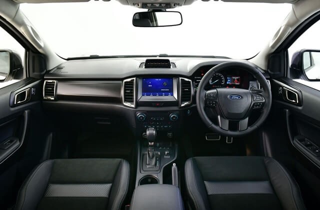 Ford-Ranger-FX4-Max-khoang-lai