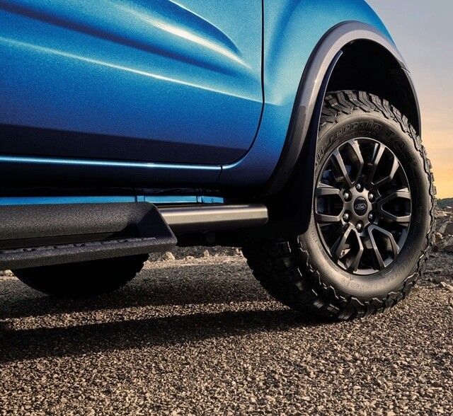 Ford-Ranger-FX4-Max-la-zang